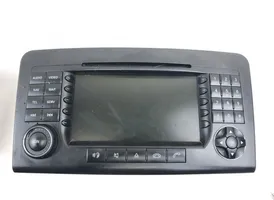 Mercedes-Benz ML W164 Unité principale radio / CD / DVD / GPS 73011359