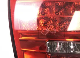 Porsche Cayenne (92A) Lampy tylnej klapy bagażnika 89090773