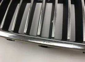 BMW 5 F10 F11 Atrapa chłodnicy / Grill 51137203649