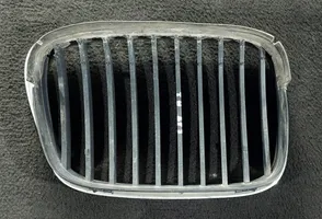 BMW 5 E39 Kratka wlotu powietrza na maskę 2494065