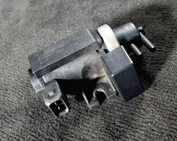 BMW 5 E39 Solenoidinis vožtuvas 2131980