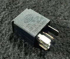 Volvo V70 Other relay 8001050810