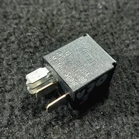 Volvo V70 Other relay 0081050810