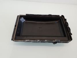 Mercedes-Benz S W220 Tapa de caja de fusibles 2205400082