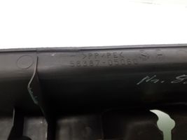 Toyota Avensis T220 Autres éléments garniture de coffre 5838705060
