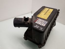 Toyota Avensis T220 Caja del filtro de aire 1140406816