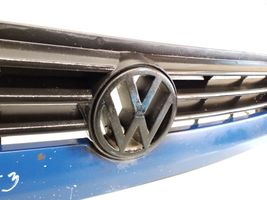 Volkswagen Golf III Etupuskurin ylempi jäähdytinsäleikkö 