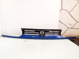 Volkswagen Golf III Etupuskurin ylempi jäähdytinsäleikkö 