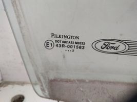 Ford Fiesta priekšējo durvju stikls (četrdurvju mašīnai) 43R001583