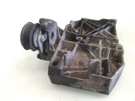 Volkswagen PASSAT B5.5 Staffa di montaggio del compressore dell’A/C 038260885C