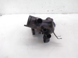 Volkswagen Polo IV 9N3 Termostaatin kotelo 032121111