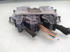 Peugeot 206 CC Calculateur moteur ECU 0261207477