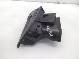 Citroen C5 Kojelaudan sivutuuletussuuttimen kehys 963261657A