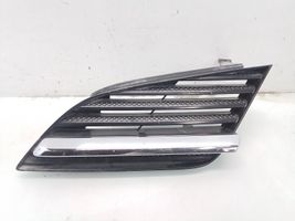 Nissan Primera Grille calandre supérieure de pare-chocs avant 62330AU300