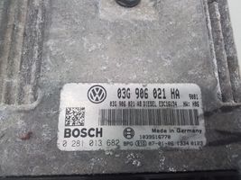 Volkswagen Golf V Calculateur moteur ECU 03G906021HA