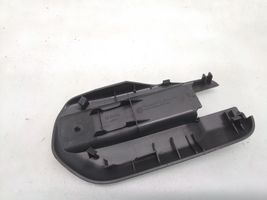 Honda Civic Rivestimento del binario sedile anteriore del passeggero 81104