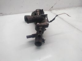 Peugeot 307 Boîtier de thermostat / thermostat 