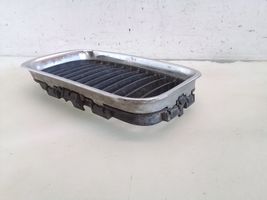 BMW 3 E36 Grille inférieure de pare-chocs avant 5138122237