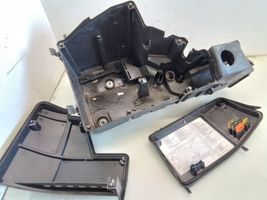 Mercedes-Benz ML W163 Skrzynka bezpieczników / Komplet 1635400024