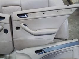 BMW 3 E46 Istuimien ja ovien verhoilusarja 