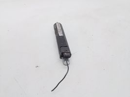 Audi A3 S3 8L Antenos stiprintuvas 8L0035225D