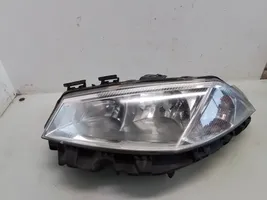 Renault Megane II Lampa przednia 