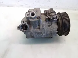 Volkswagen PASSAT B5.5 Ilmastointilaitteen kompressorin pumppu (A/C) 8D0260808