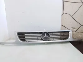 Mercedes-Benz Vito Viano W638 Grille calandre supérieure de pare-chocs avant 