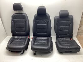 Volkswagen Touareg II Set interni 