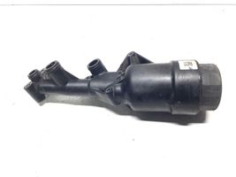 Mercedes-Benz Sprinter W906 Supporto di montaggio del filtro dell’olio 70321178