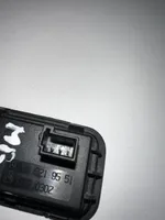 Mercedes-Benz GL X164 Bouton interrupteur ouverture du coffre 2118219551