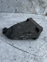 Mercedes-Benz E W211 Supporto di montaggio del motore (usato) A6132230504