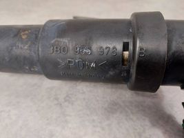 Volkswagen PASSAT B5 Ugello a spruzzo lavavetri per faro 3B0955978B