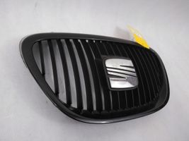 Seat Leon (1P) Grille calandre supérieure de pare-chocs avant 