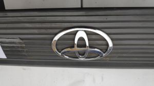 Toyota Hilux (N80, N90, N100, N110) Griglia superiore del radiatore paraurti anteriore 