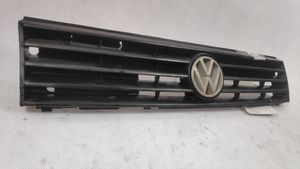 Volkswagen Polo II 86C 2F Grille calandre supérieure de pare-chocs avant Polo 867853653