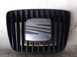 Seat Cordoba (6K) Atrapa chłodnicy / Grill 6K0853654D