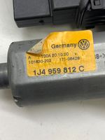 Volkswagen Golf IV Silniczek podnoszenia szyby drzwi tylnych 1J4959812C