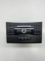 Mercedes-Benz E A207 Radio/CD/DVD/GPS-pääyksikkö A2129062901