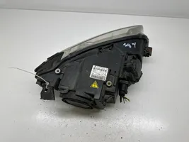 Audi A4 S4 B7 8E 8H Lampa przednia 8E0941003BM