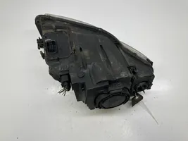 Audi A4 S4 B7 8E 8H Lampa przednia 8E0941003BM