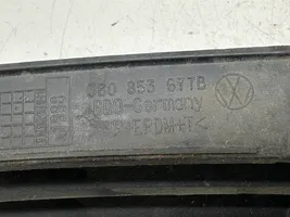 Volkswagen PASSAT B5 Etupuskurin alempi jäähdytinsäleikkö 3B0853677B