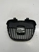 Seat Ibiza III (6L) Grille calandre supérieure de pare-chocs avant 6L0853654