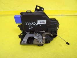 Volkswagen Touran I Front door lock 3D1837015