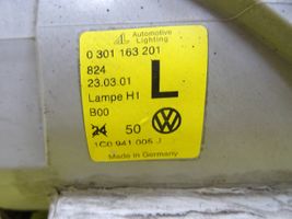 Volkswagen New Beetle Lampa przednia 0301163201