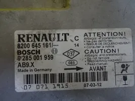 Renault Clio III Sterownik / Moduł Airbag 8200645161