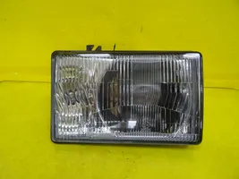 Isuzu Trooper Lampa przednia 