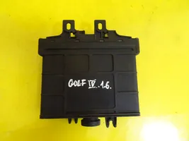 Volkswagen Golf IV Calculateur moteur ECU 01M927733EQ