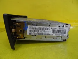 Renault Megane I Radio/CD/DVD/GPS-pääyksikkö 7700434424