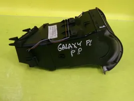 Ford Galaxy Kojelaudan sivutuuletussuuttimen kehys 